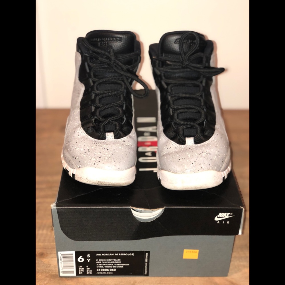 Used boys Jordan’s retro 10 size 6.5